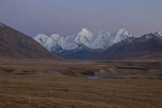 Les montagnes de l’Adyr-Tor à Vallée de Sary-Djaz